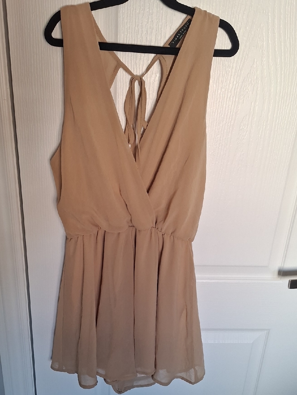 Final‎ Touch Tan Tie-Back V-Neck Mini Dress